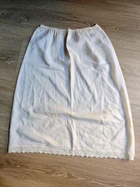 Vintage Classic Cream Half Slip underskirt with Lace Trim